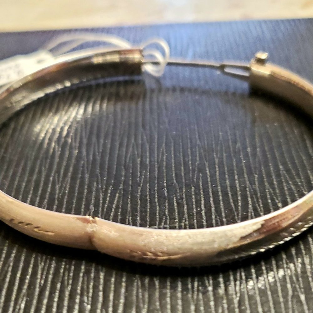 14K white gold bangle beautiful bracelet - Picture 3 of 10